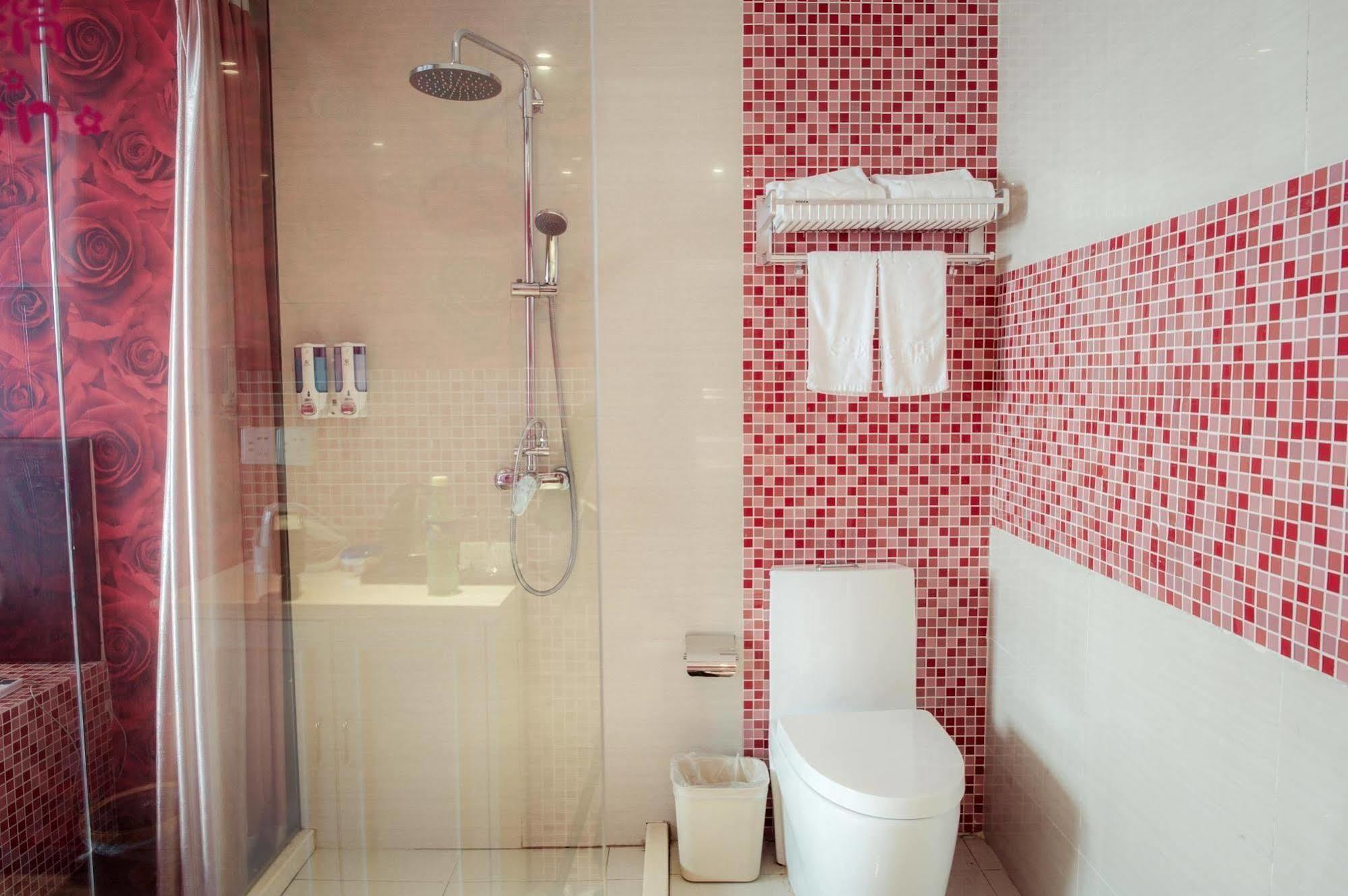 Milan Fashion Hotel Deqing Exterior photo